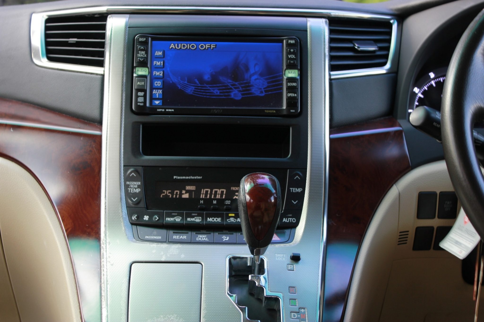 2012 TOYOTA ALPHARD 2.4V