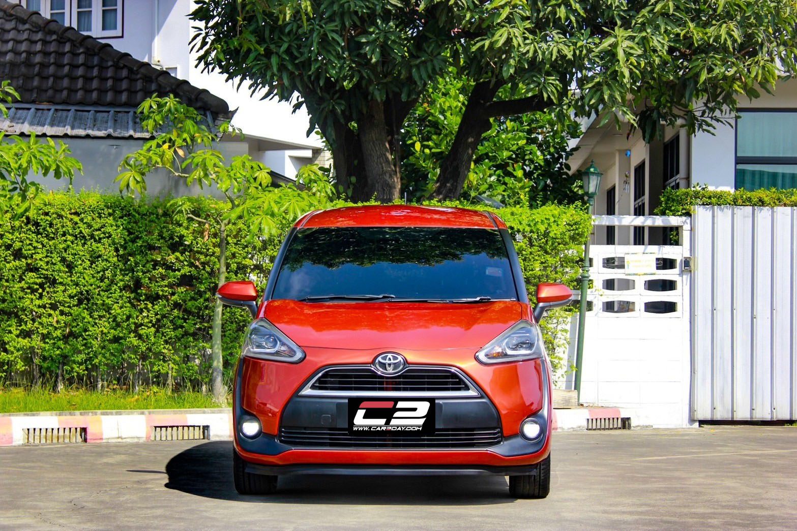 2019 TOYOTA SIENTA 1.5 V