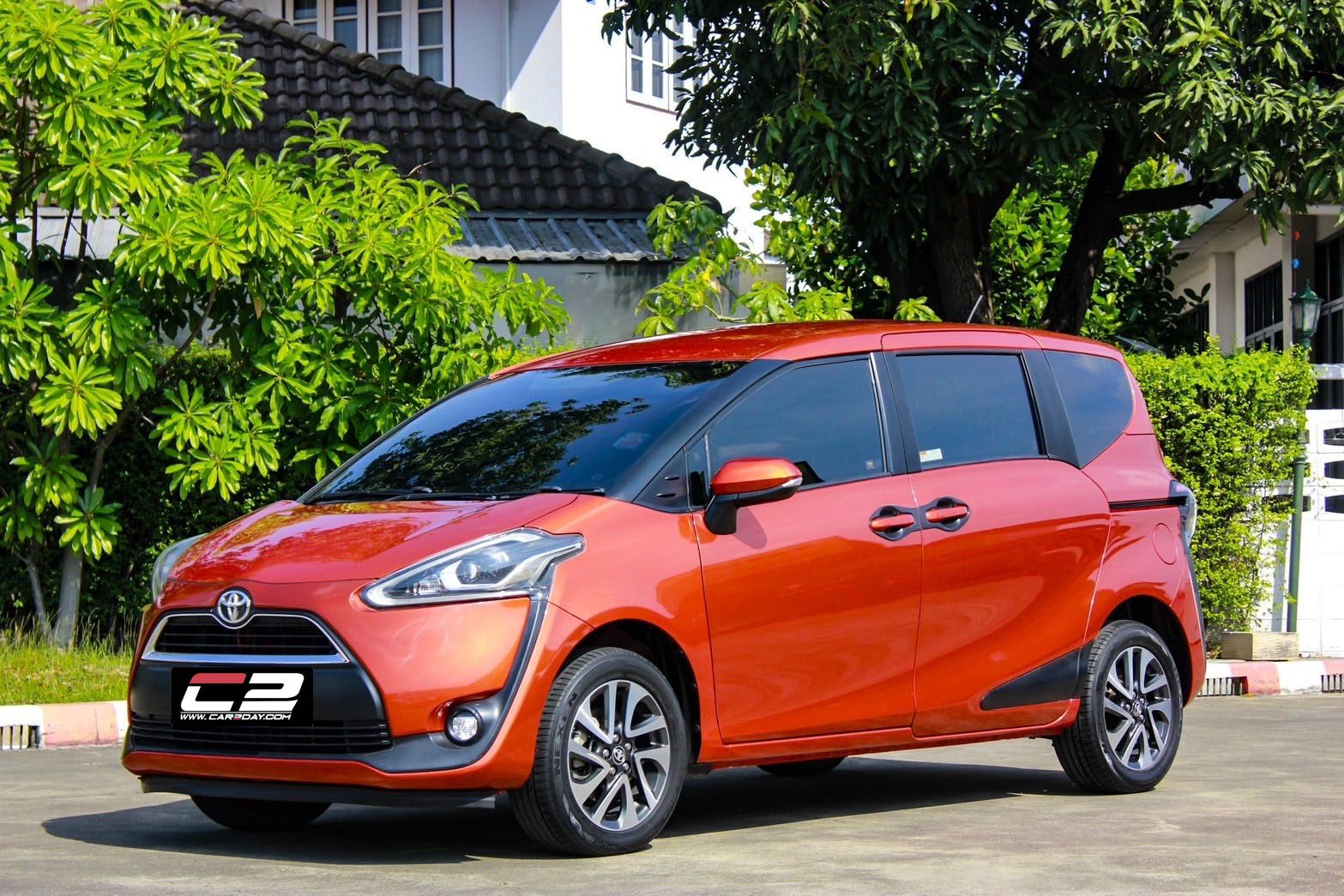 2019 TOYOTA SIENTA 1.5 V