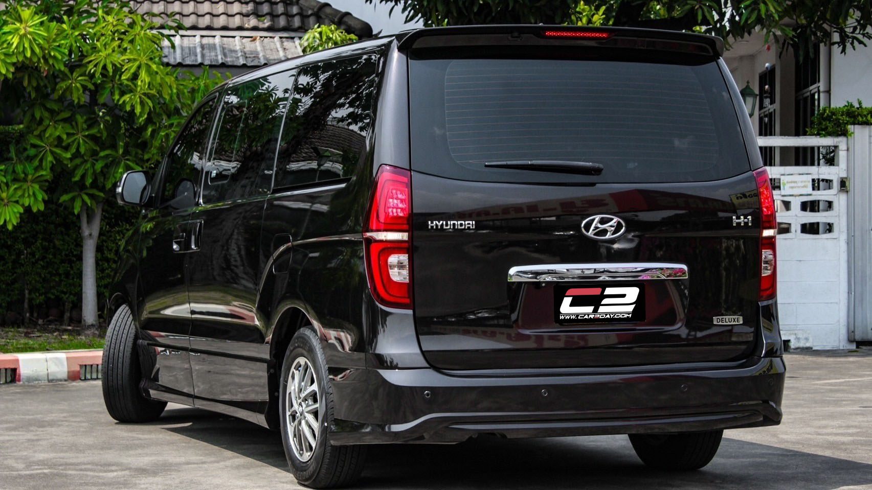 2019 HYUNDAI H1 DELUXE