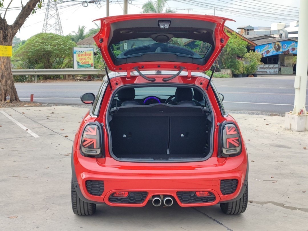 2017 Mini Cooper S F56 JCW Look