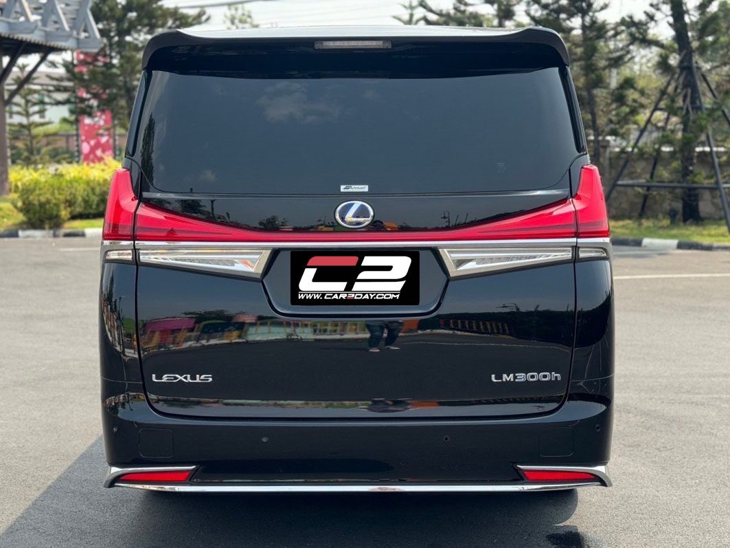 2021 Lexus LM300h (Executive 4 Seats)