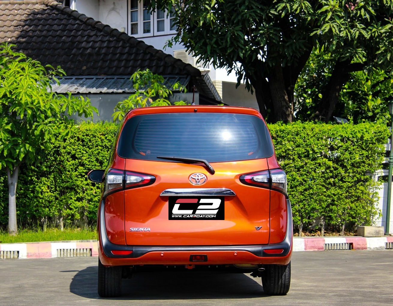 2019 TOYOTA SIENTA 1.5 V