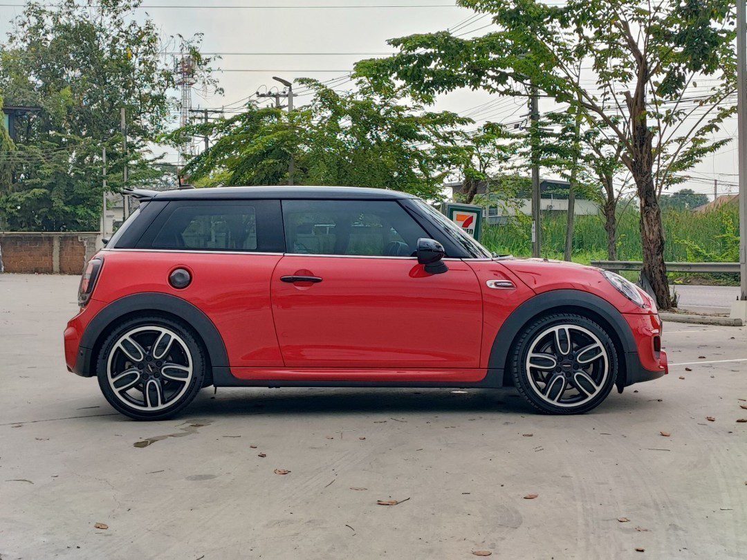 2017 Mini Cooper S F56 JCW Look