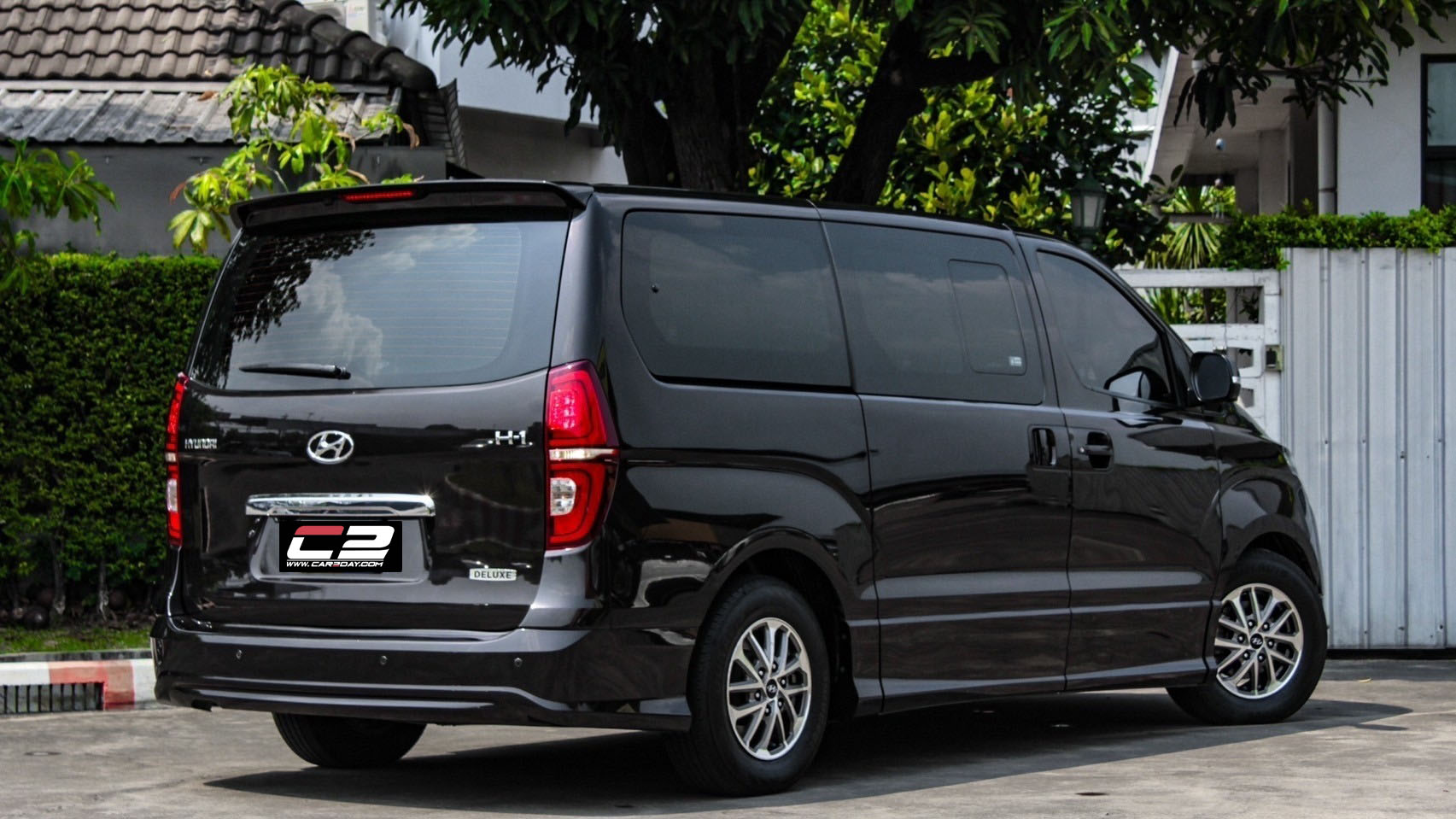 2019 HYUNDAI H1 DELUXE