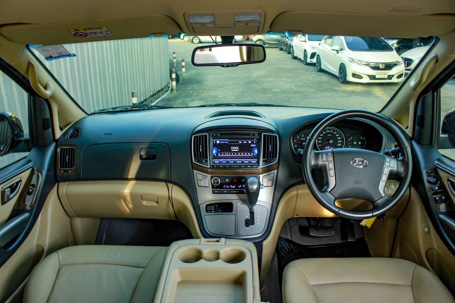 2019 HYUNDAI H1 DELUXE