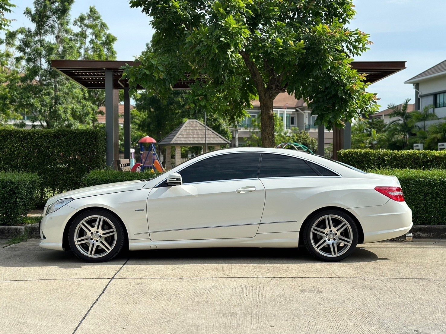 2011 Mercedes Benz E250 Coupe AMG