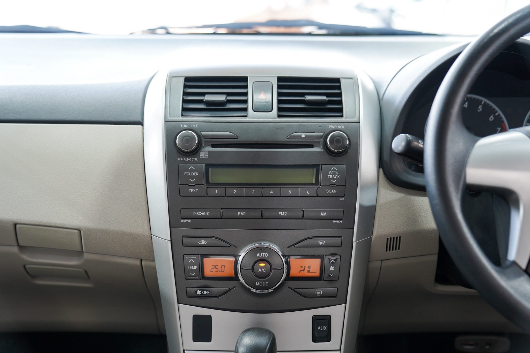 2013 TOYOTA COROLLA ALTIS 1.8 E AT