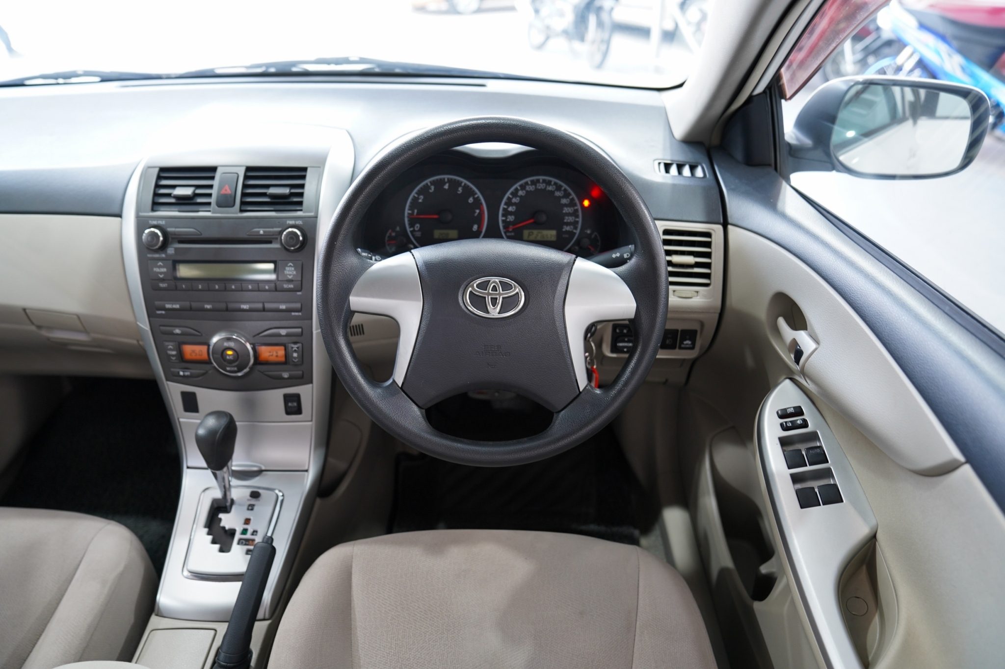 2013 TOYOTA COROLLA ALTIS 1.8 E AT