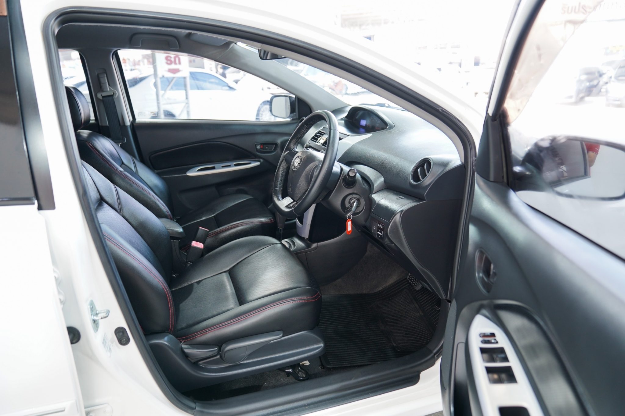 2012 TOYOTA VIOS 1.5 E AT
