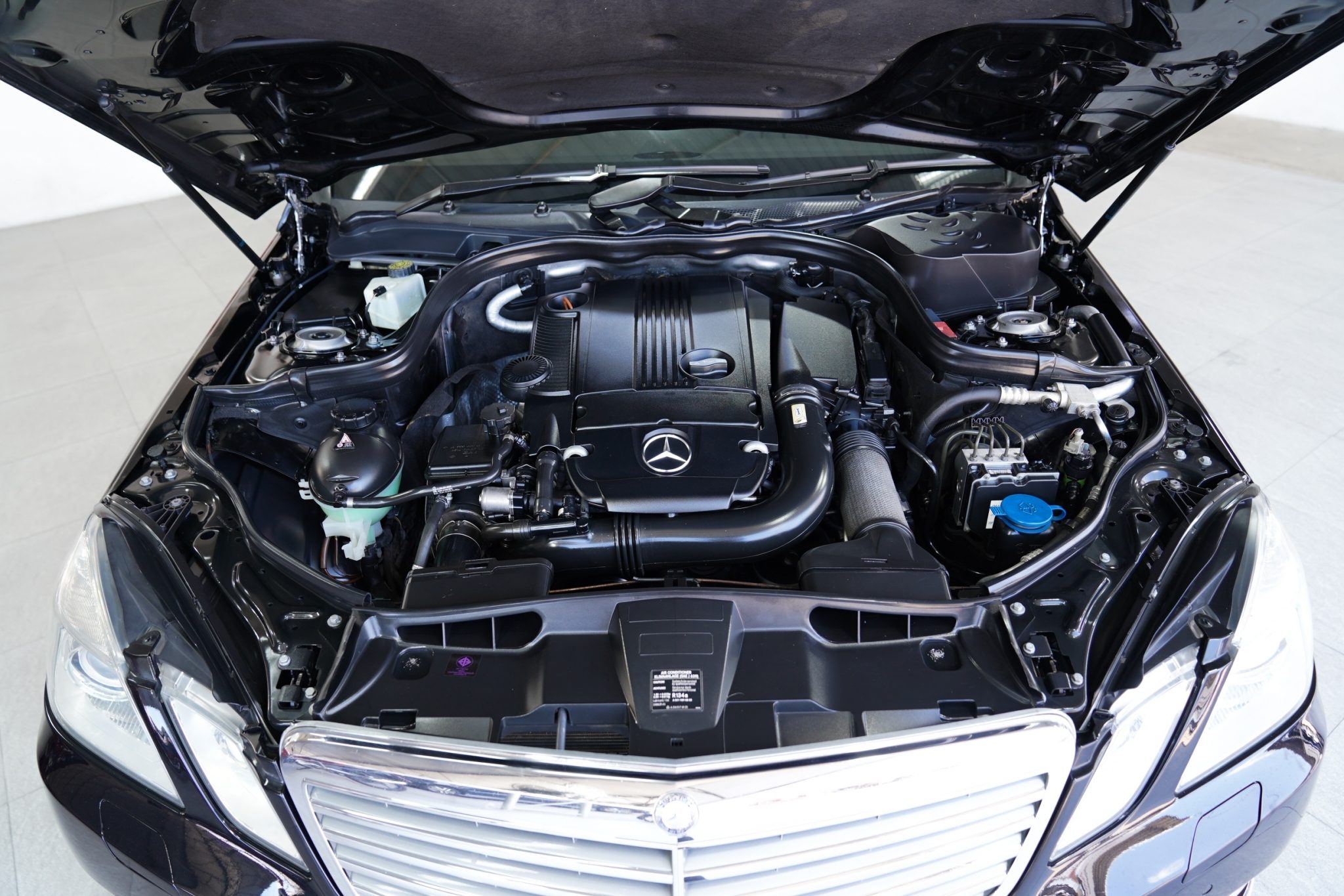 BENZ E200 1.8 CGI BE AT