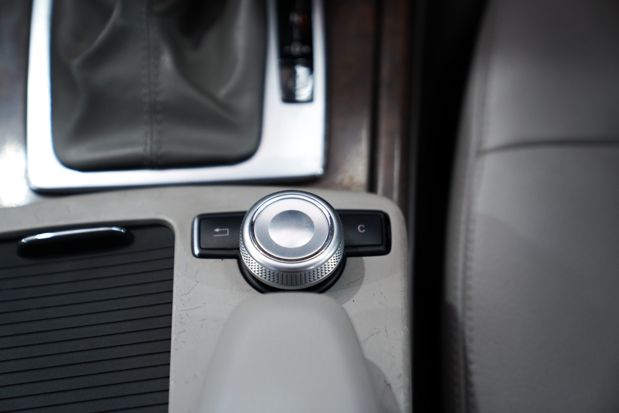BENZ E200 1.8 CGI BE AT