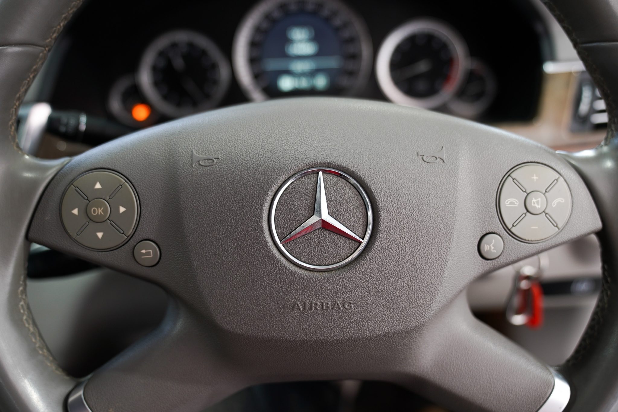 BENZ E200 1.8 CGI BE AT