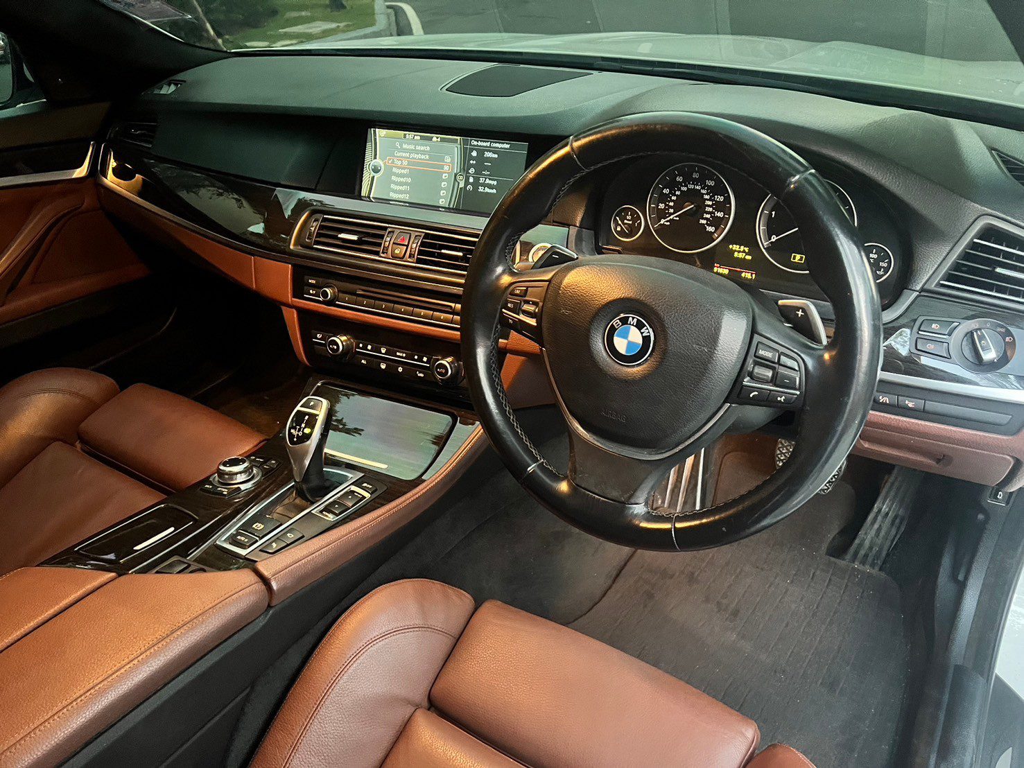 2011 BMW F10 520D M-SPORT