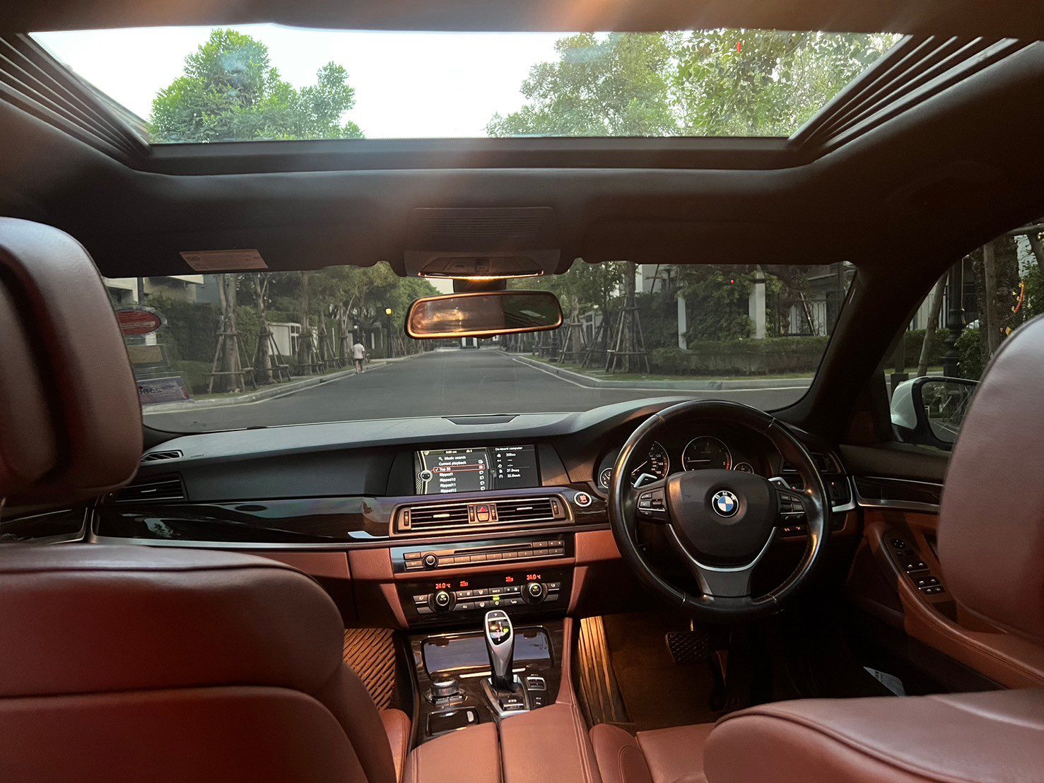 2011 BMW F10 520D M-SPORT