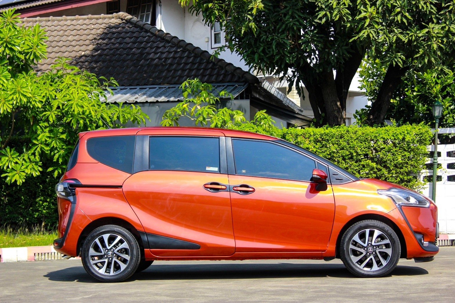 2019 TOYOTA SIENTA 1.5 V