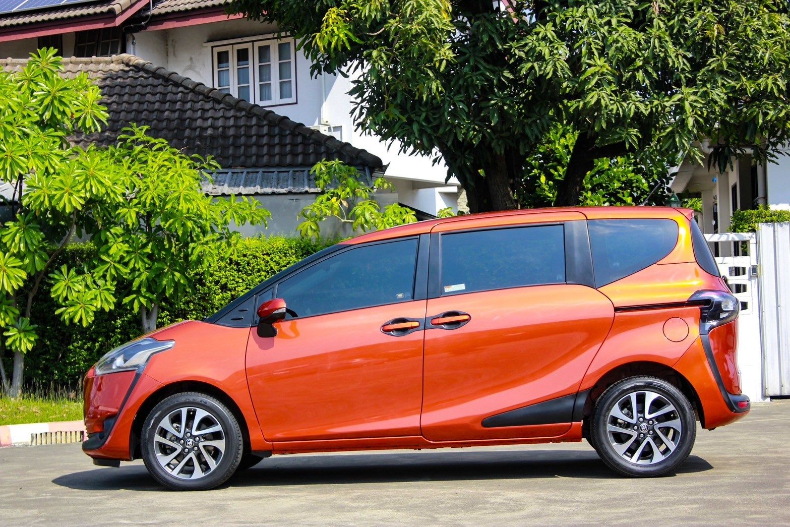 2019 TOYOTA SIENTA 1.5 V
