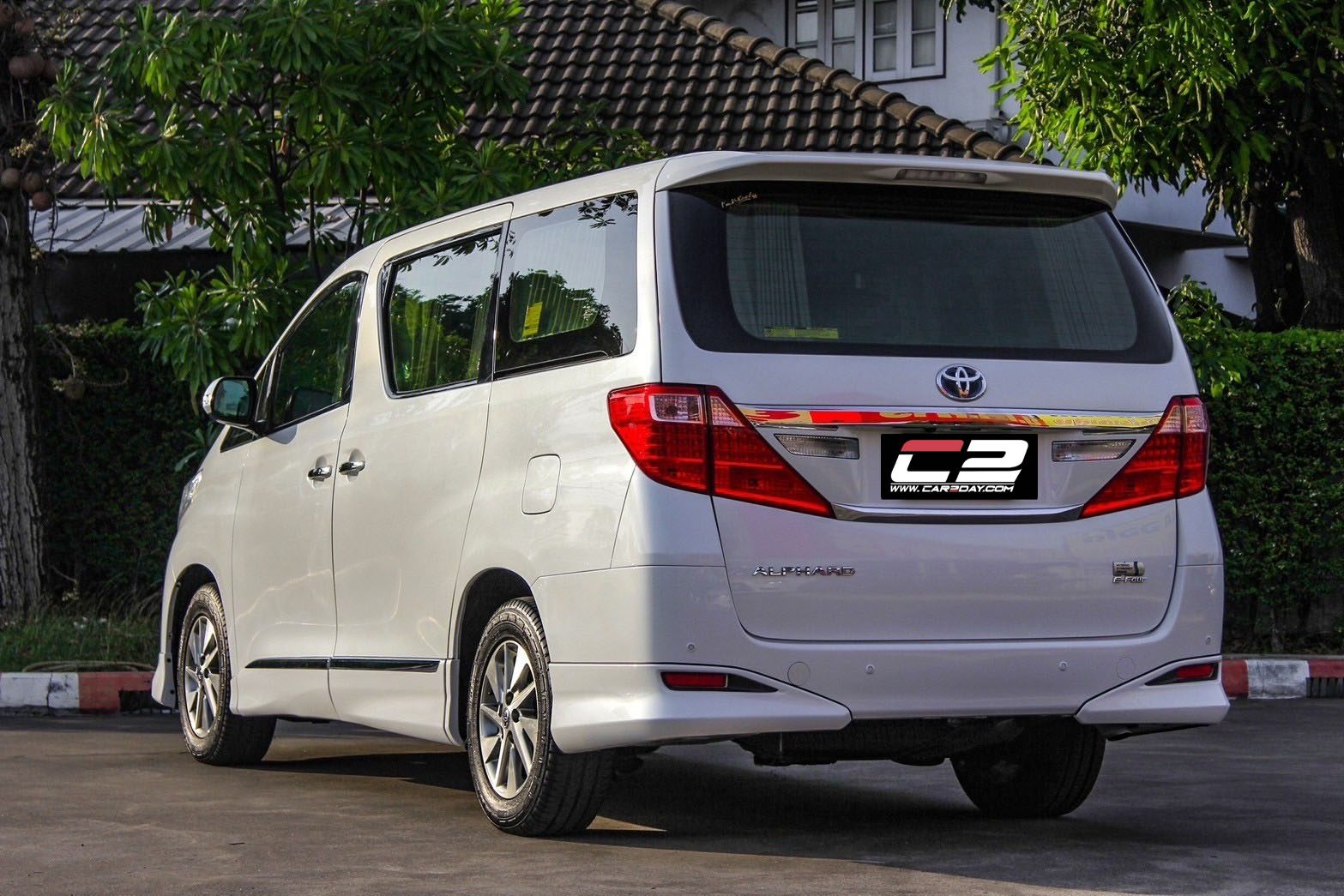 2013 TOYOTA ALPHARD 2.4 HYBRID