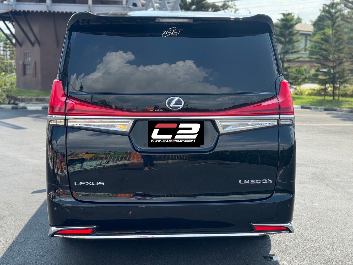 2020 Lexus LM300h (Executive 4 Seats)