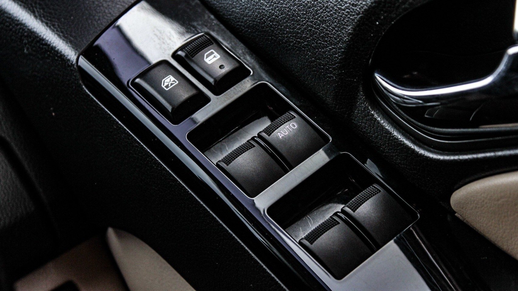 2019 ISUZU MU-X 3.0 (DVD Navi)
