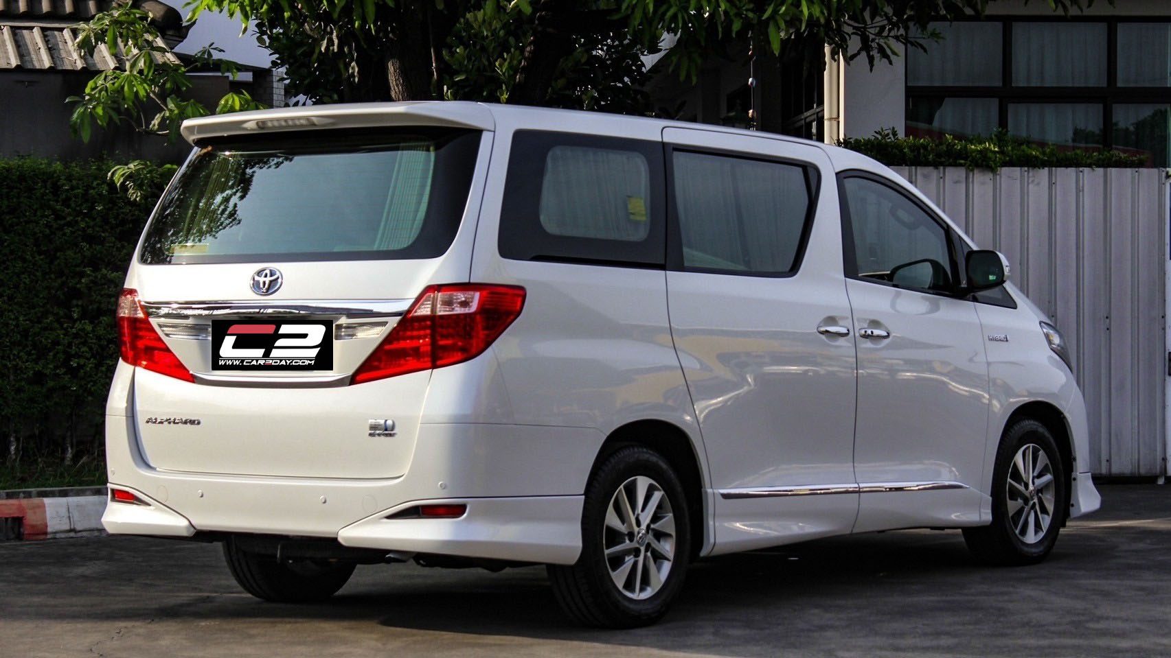 2013 TOYOTA ALPHARD 2.4 HYBRID