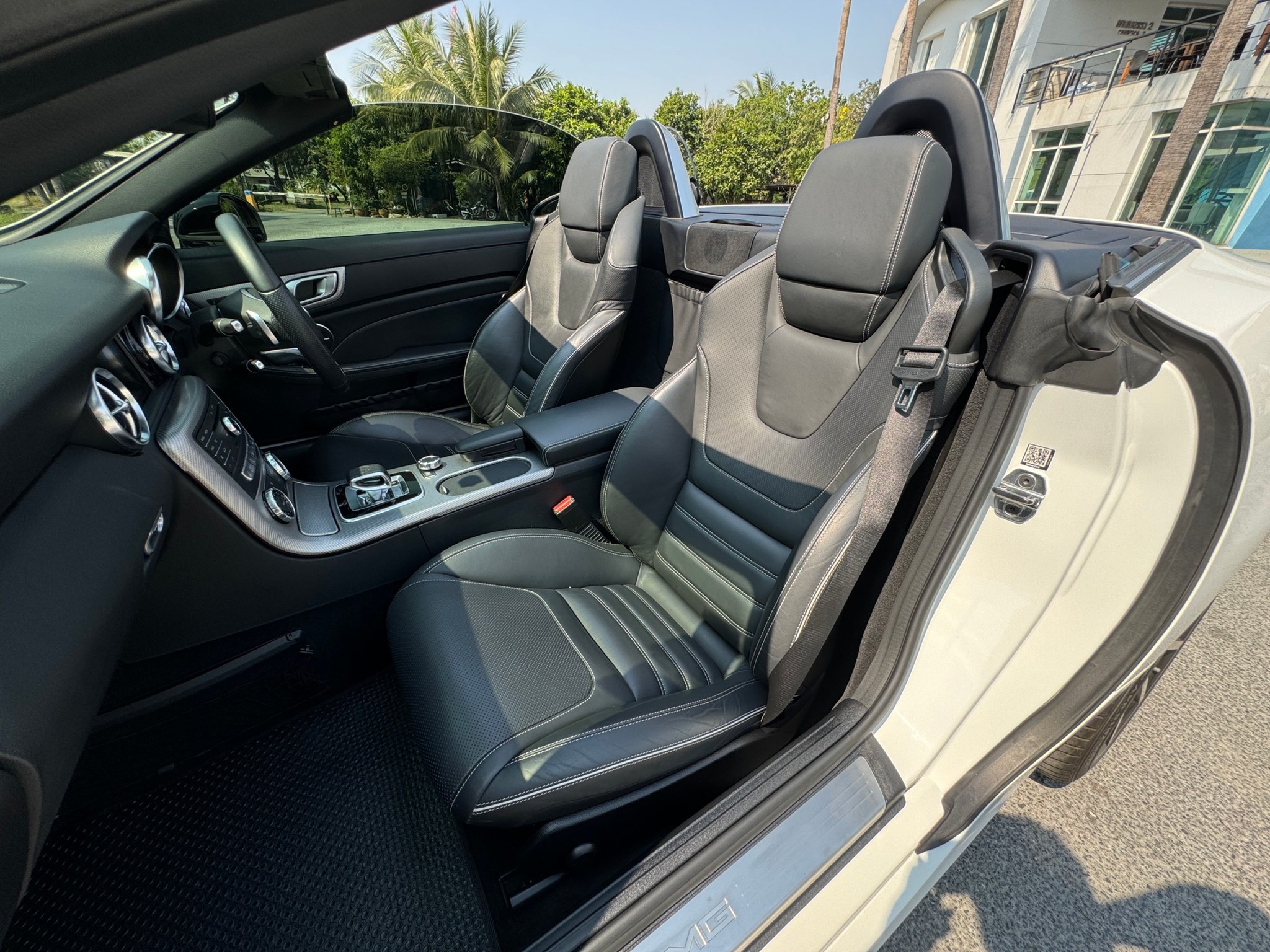 2017 Mercedes-AMG SLC43