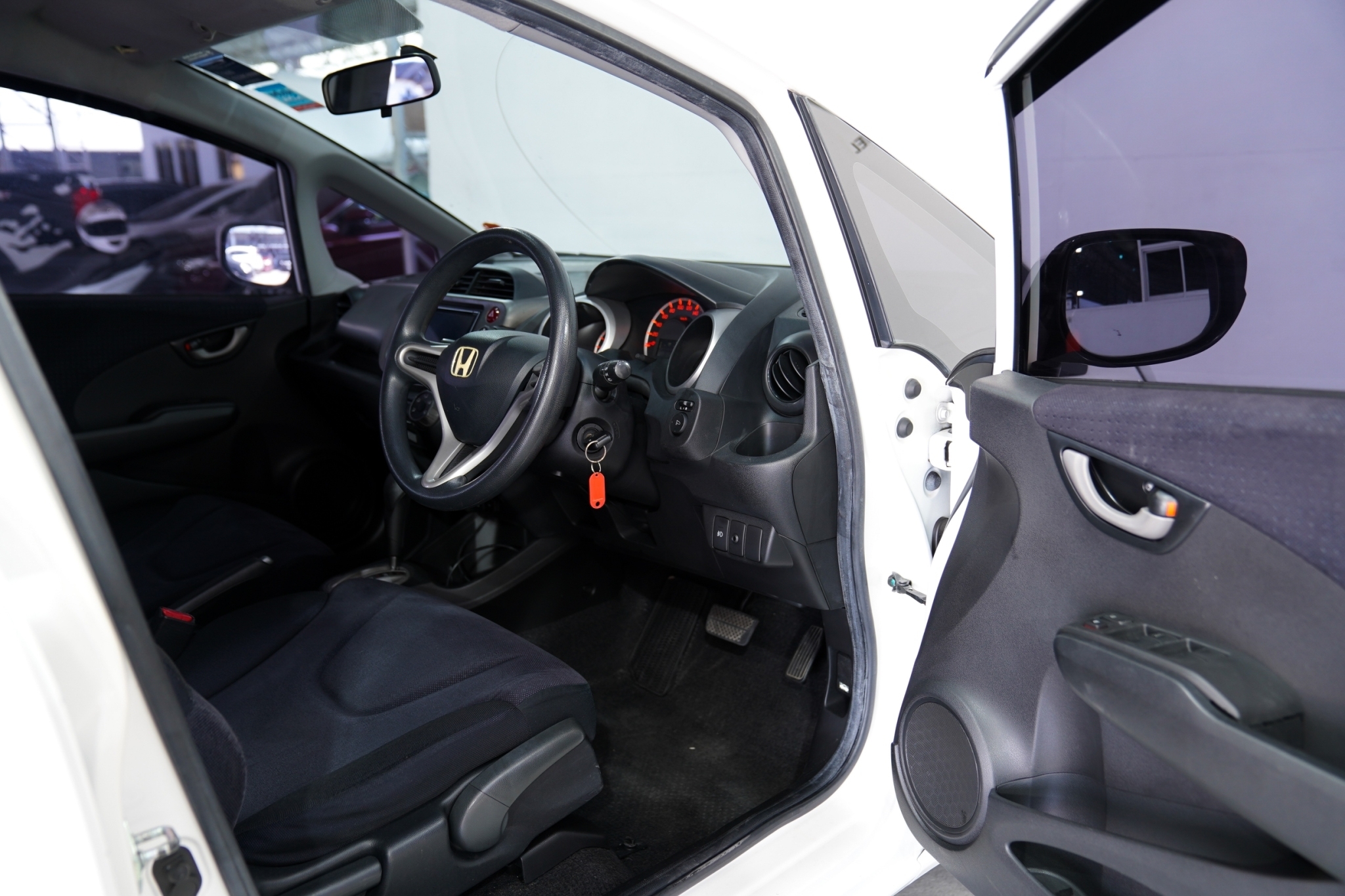 2010 HONDA JAZZ 1.5 V AT