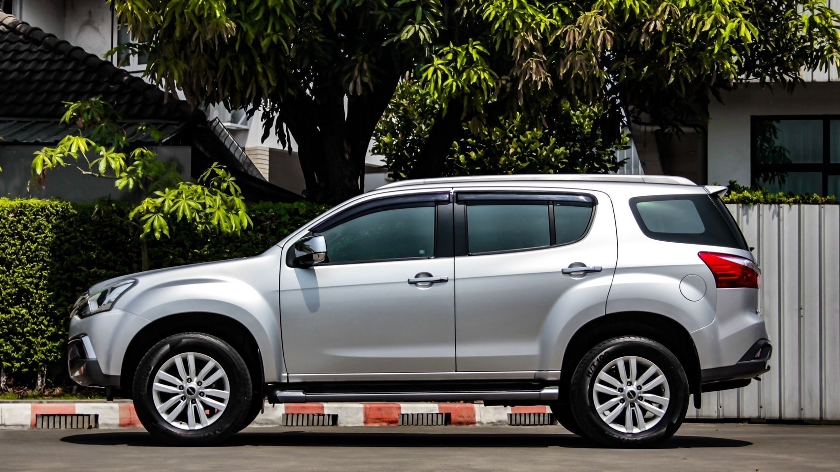 2019 ISUZU MU-X 3.0 (DVD Navi)
