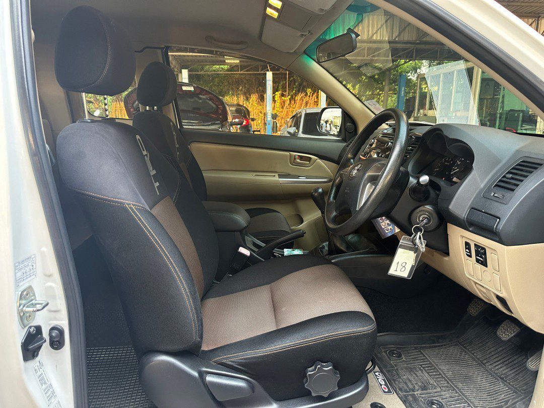 2013 TOYOTA Hilux Vigo RWD 2.5DCT
