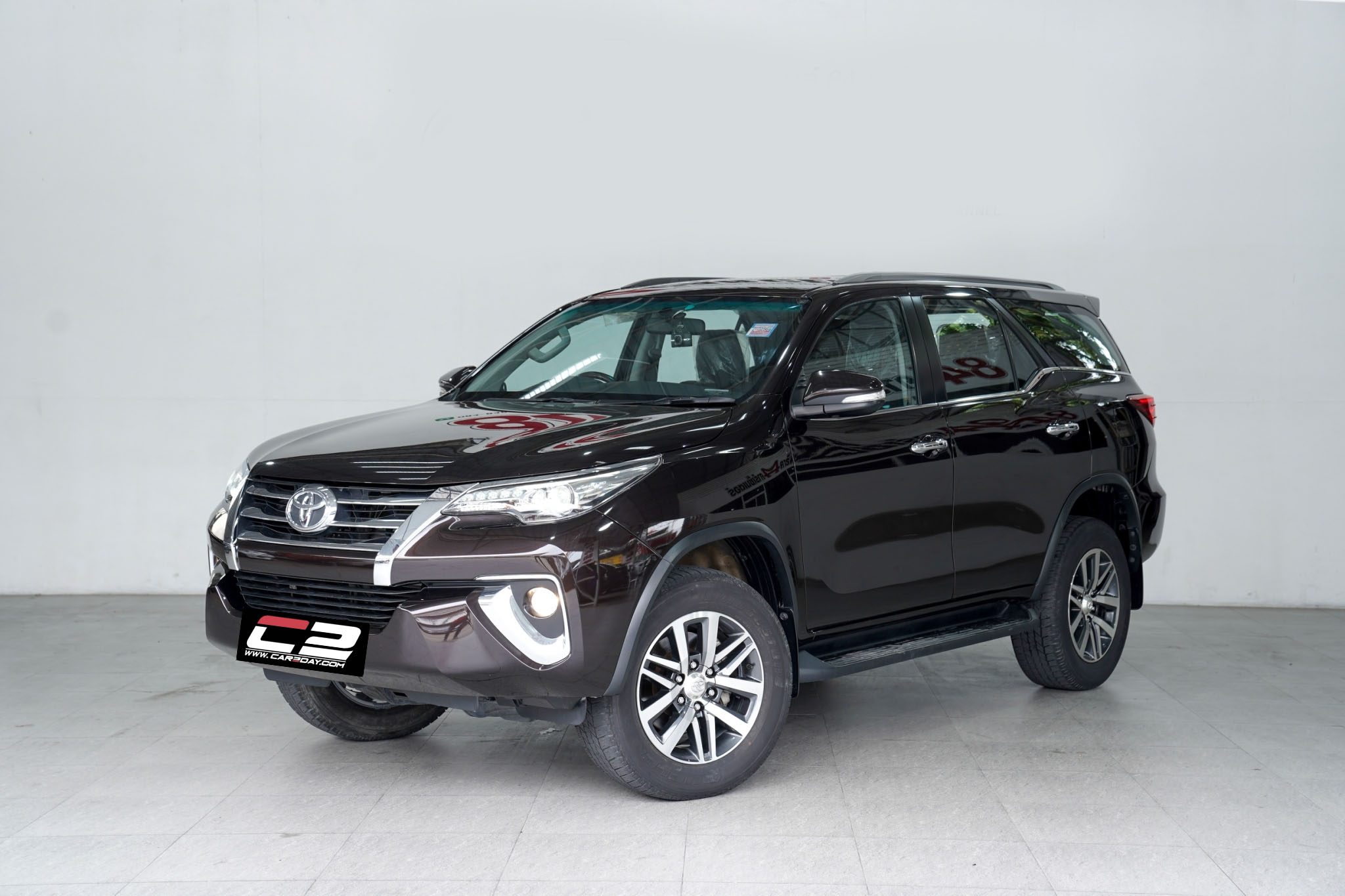 2015 TOYOTA FORTUNER 2.8 V AT