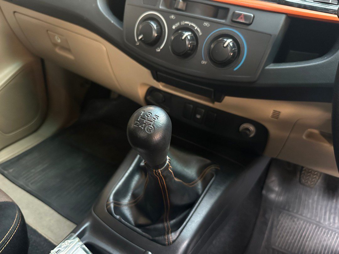 2013 TOYOTA Hilux Vigo RWD 2.5DCT