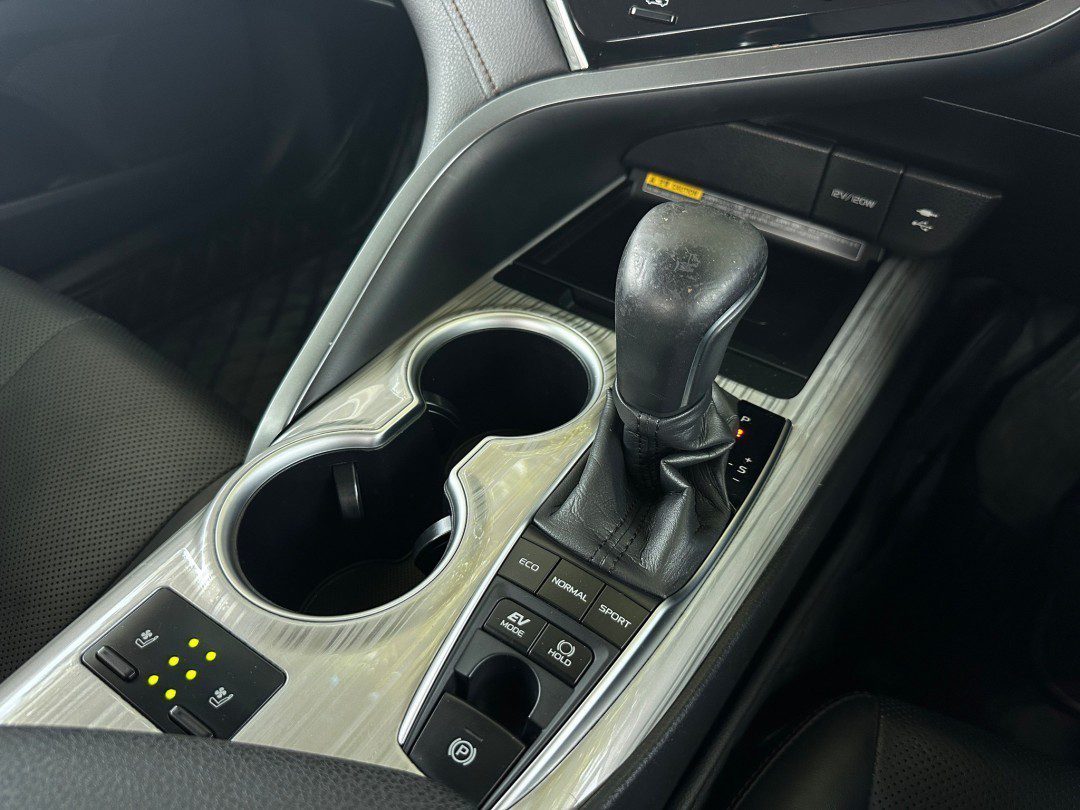 2020 Toyota Camry 2.5 HV Premium