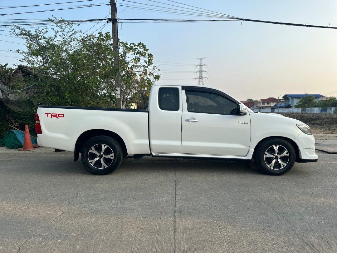 2013 TOYOTA Hilux Vigo RWD 2.5DCT