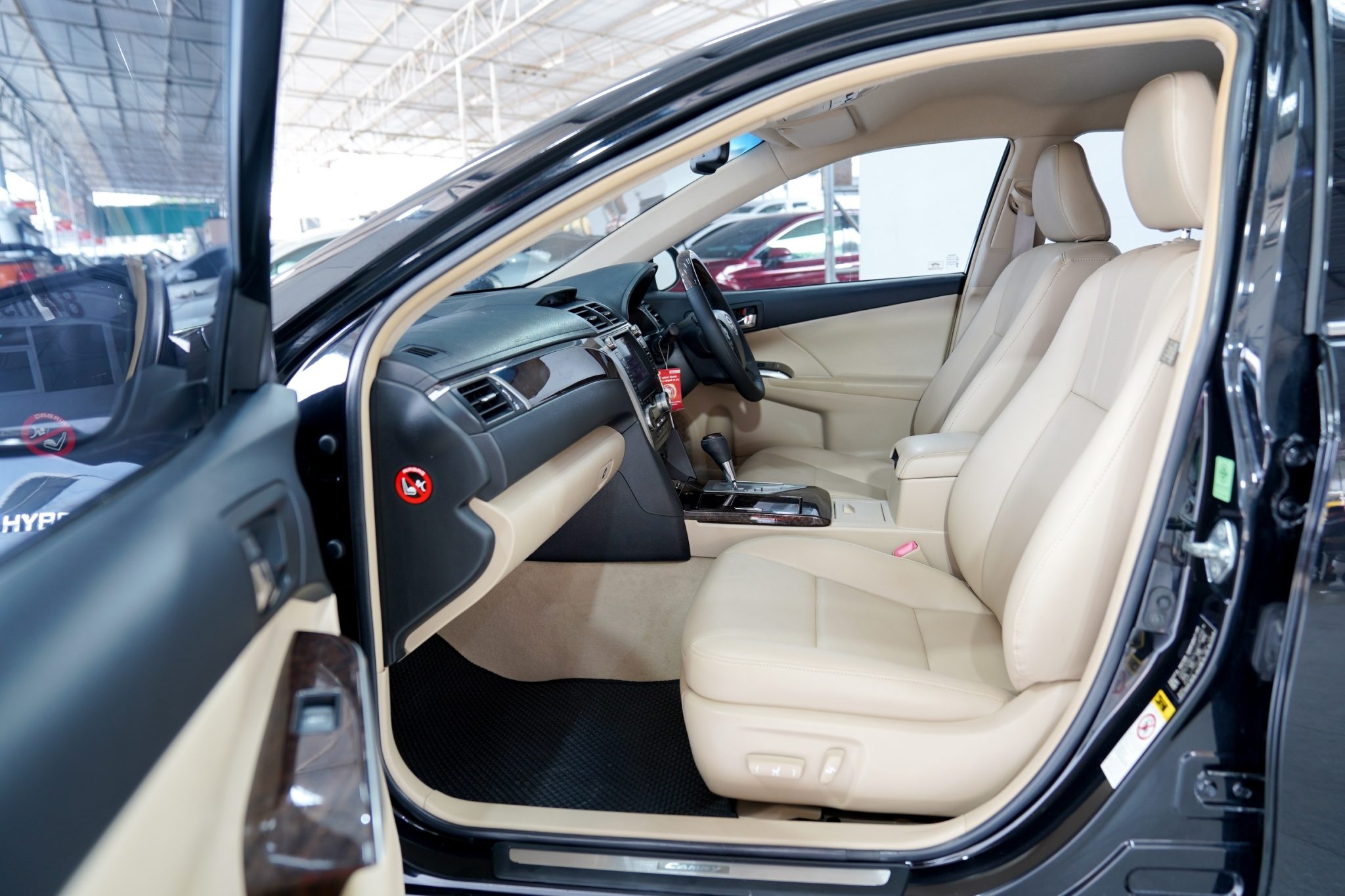 2012 TOYOTA CAMRY 2.5 HYBRID DVD AT