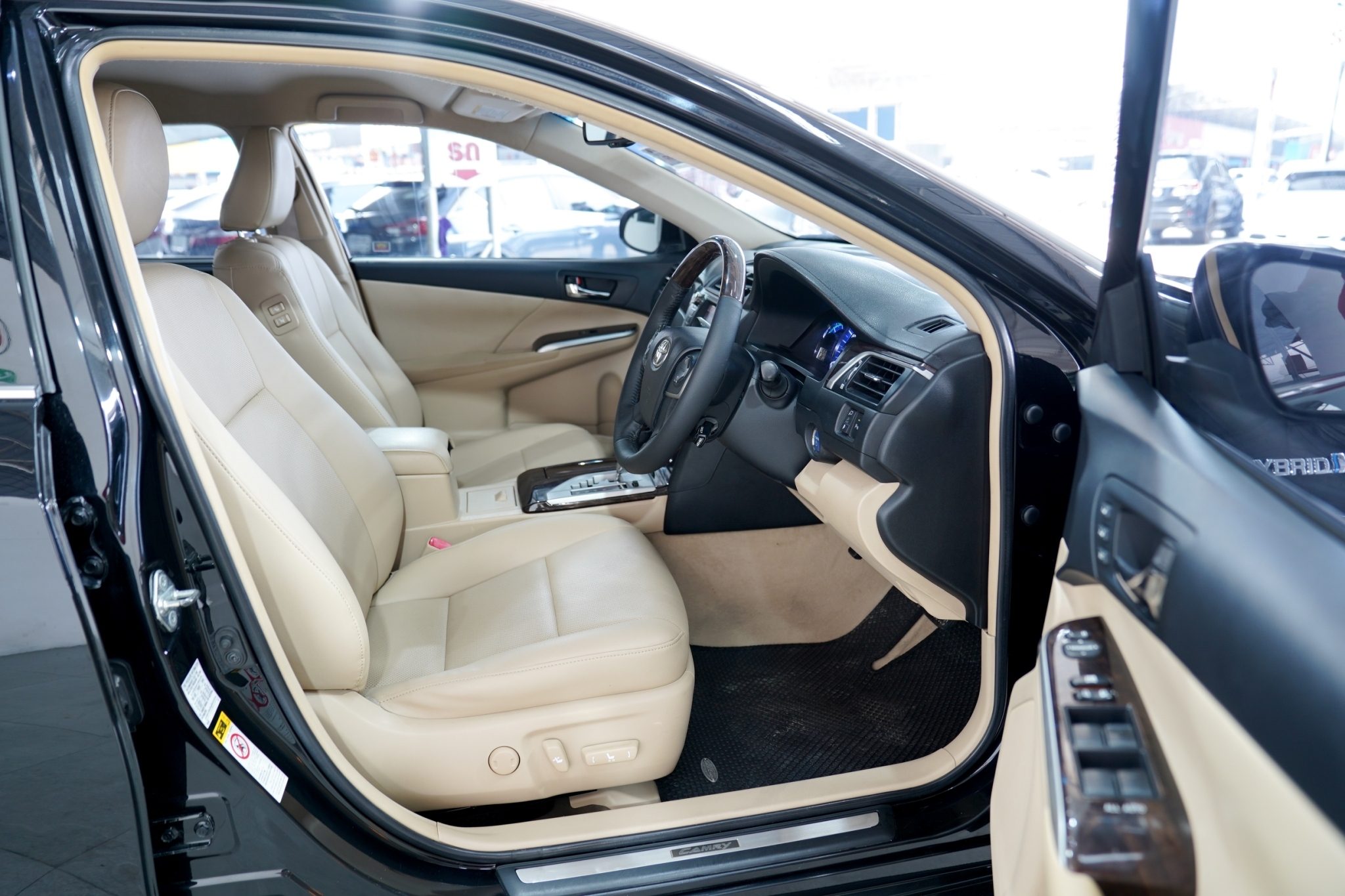 2012 TOYOTA CAMRY 2.5 HYBRID DVD AT