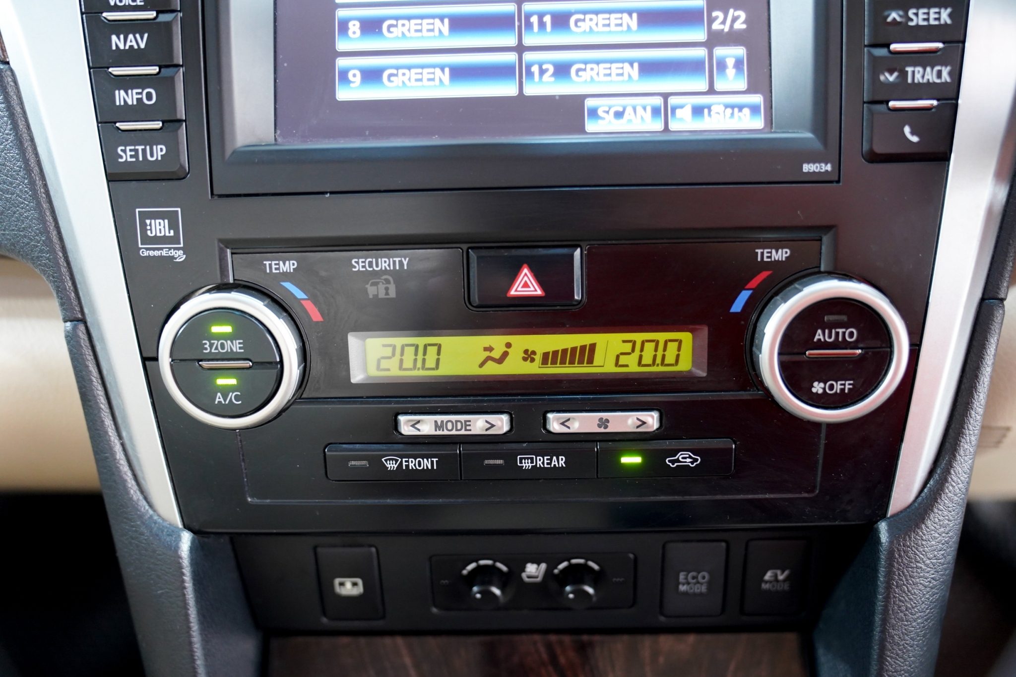 2012 TOYOTA CAMRY 2.5 HYBRID DVD AT