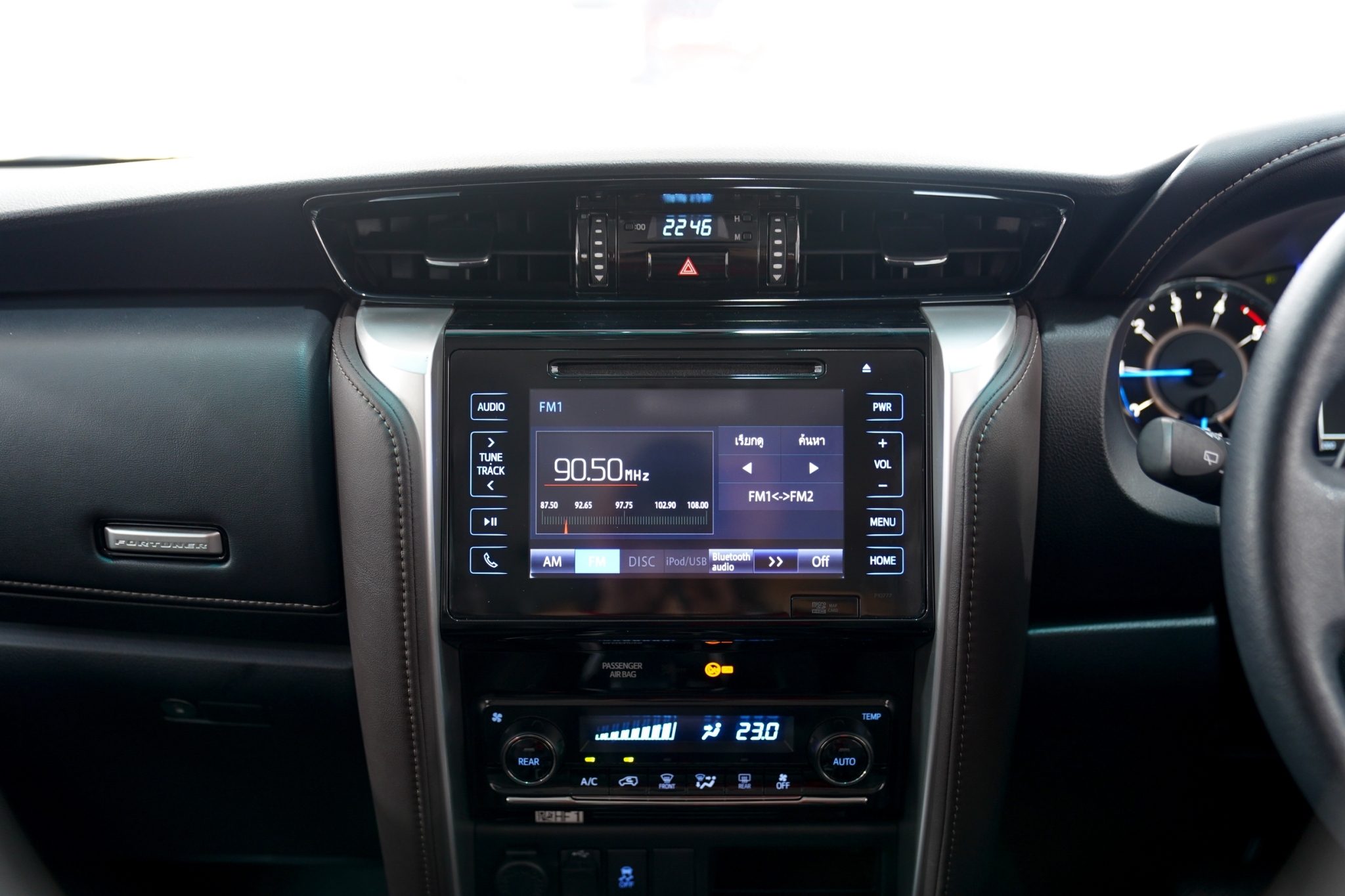 2015 TOYOTA FORTUNER 2.8 V AT
