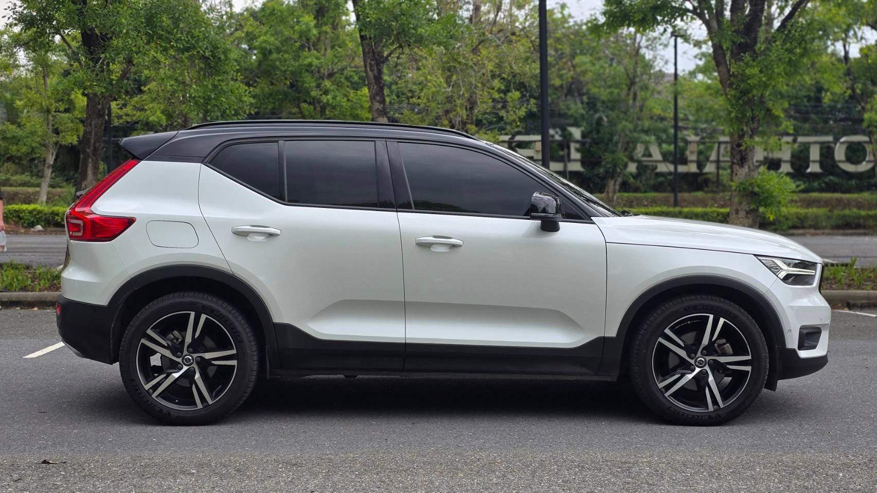 2019 Volvo XC40 T5 R-Design AWD