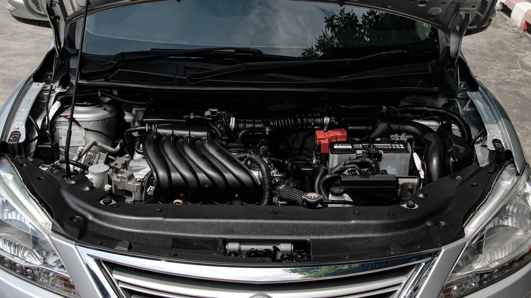 2012 NISSAN SYLPHY 1.6 E