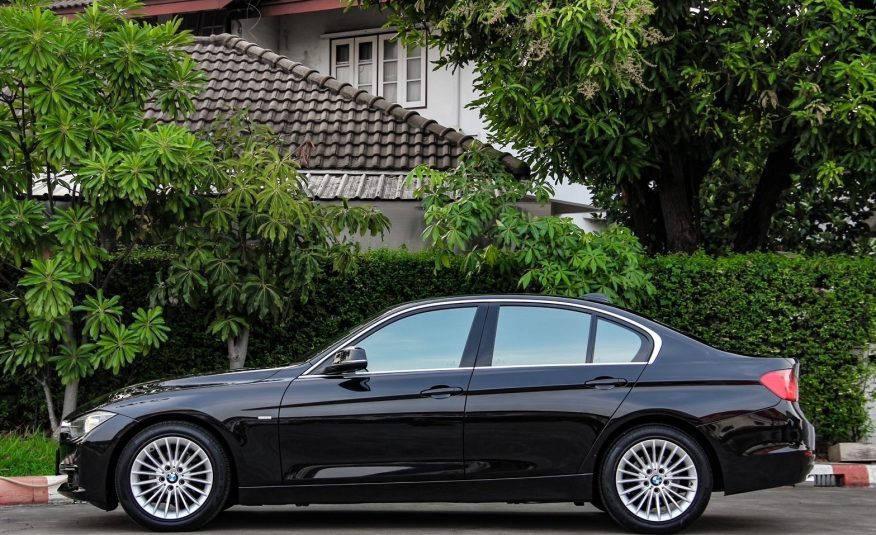 2016 BMW SERIES 3 320i LUXURY