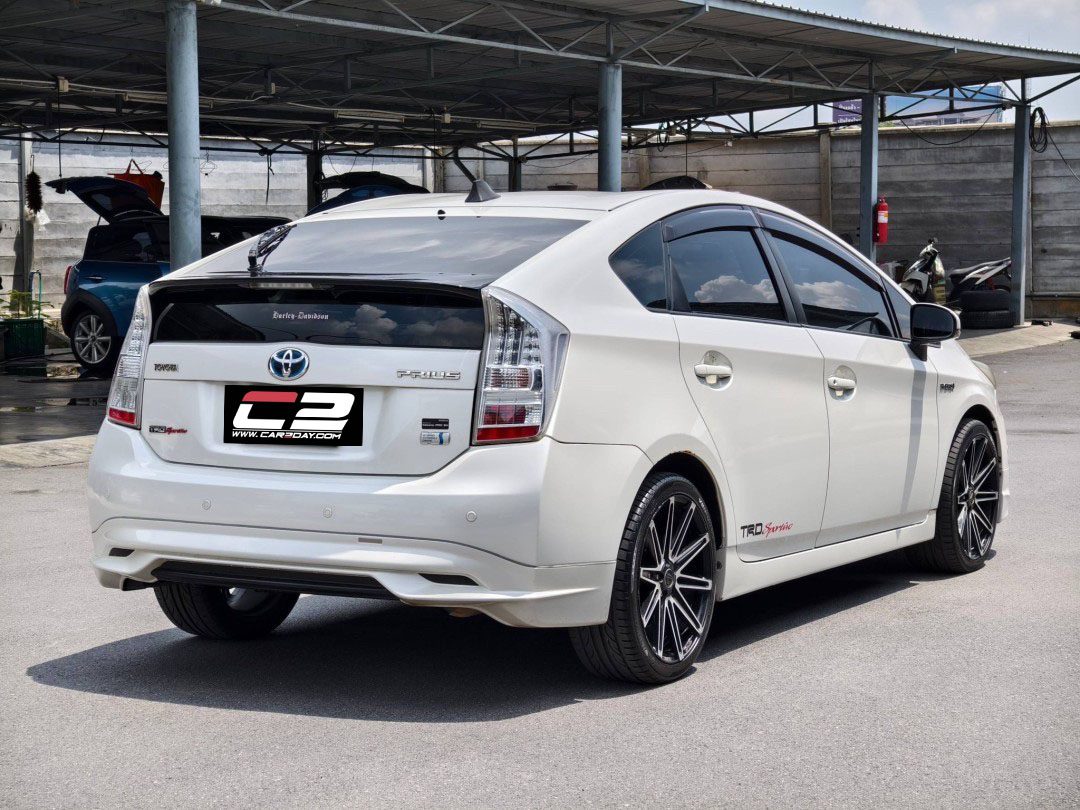 2012 Toyota Prius 1.8 Hybrid Hatch 4dr Hybrid TRD CVT FWD 1.8i