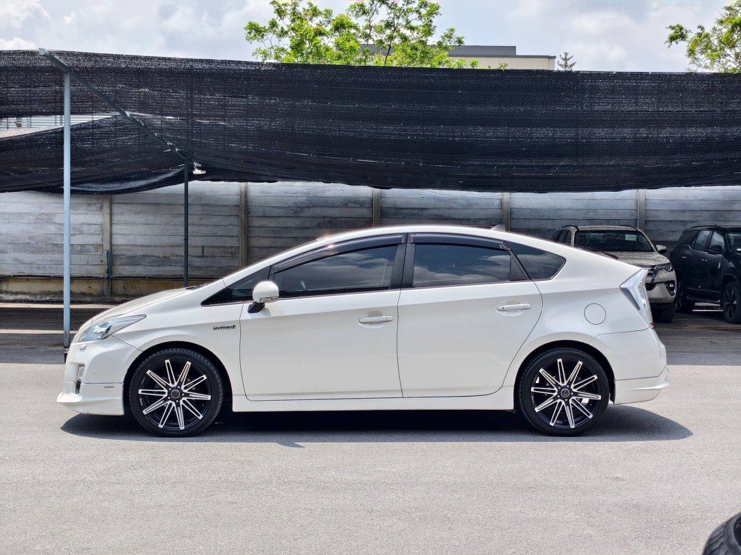 2012 Toyota Prius 1.8 Hybrid Hatch 4dr Hybrid TRD CVT FWD 1.8i