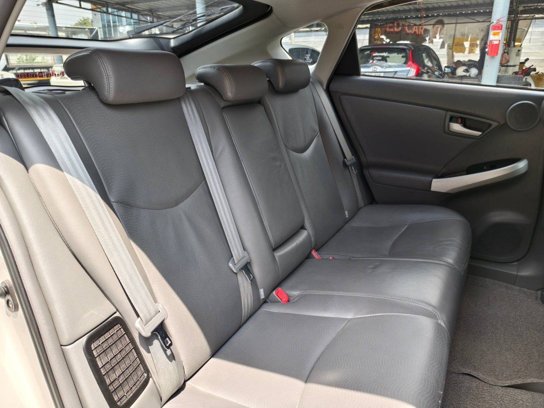 2012 Toyota Prius 1.8 Hybrid Hatch 4dr Hybrid TRD CVT FWD 1.8i