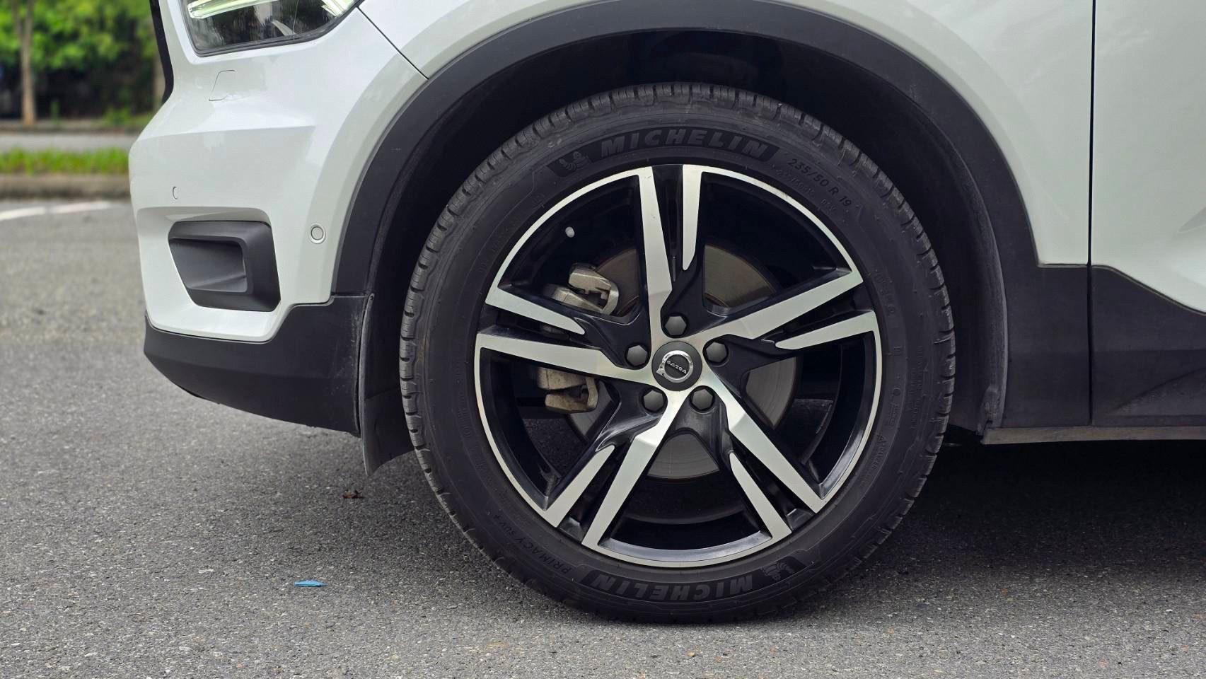 2019 Volvo XC40 T5 R-Design AWD
