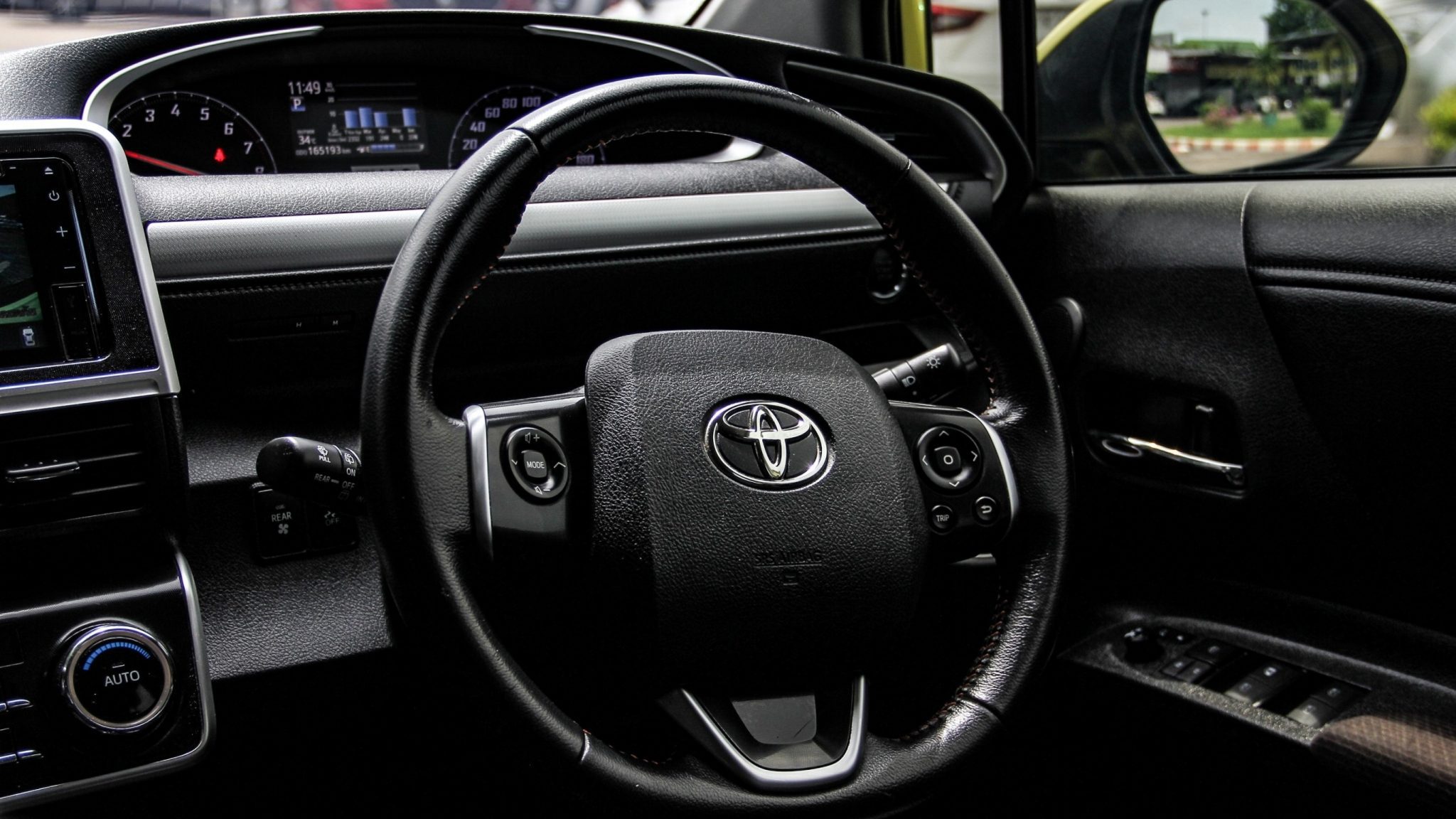2020 TOYOTA SIENTA 1.5 V