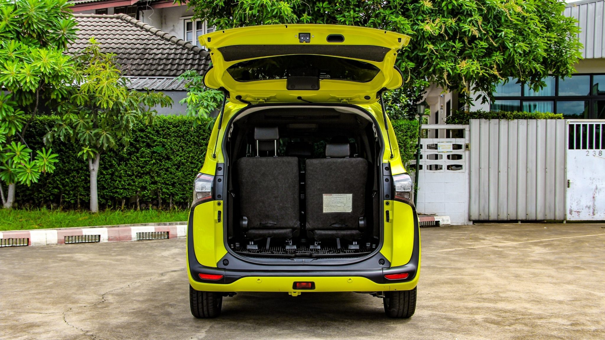 2020 TOYOTA SIENTA 1.5 V