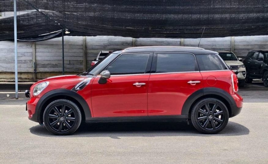 2015 Mini Cooper D Countryman Look 2