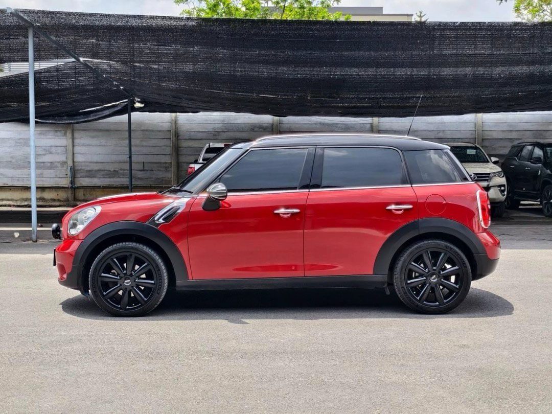 2015 Mini Cooper D Countryman Look 2