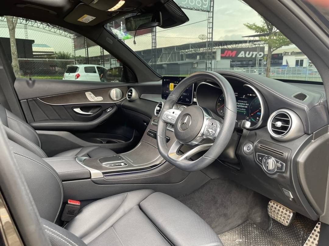 2020 Mercedes Benz GLC300e AMG Dynamic 4MATIC