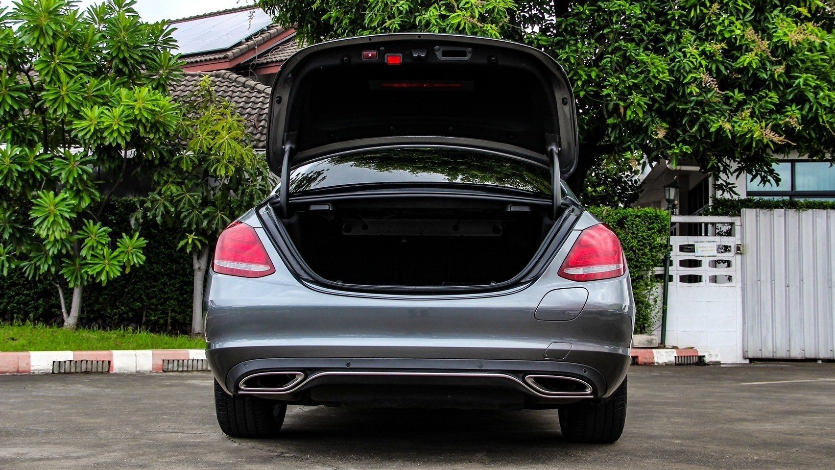2019 BENZ C-CLASS C350e AVANTGARDE